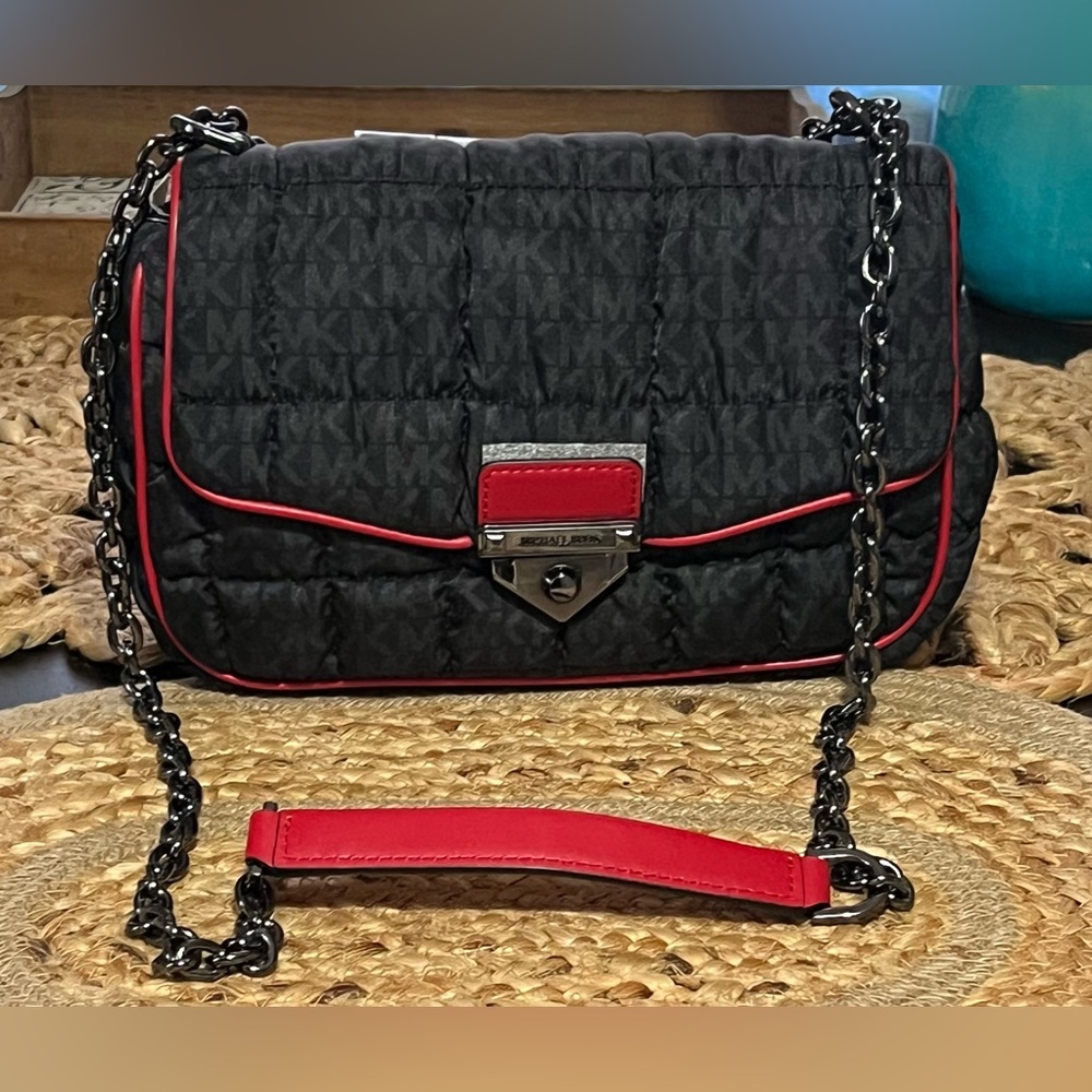 ❤️❤️Michael Kors Quilted Shoulder/Crossbody Bag❤️